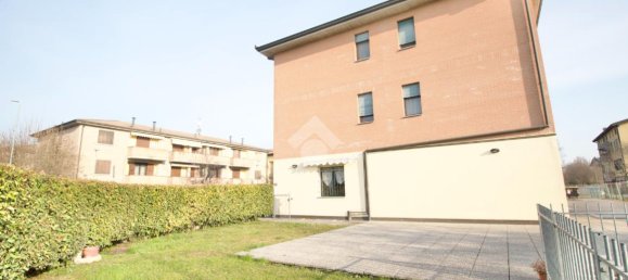 Квартира с 2 комнатами в Реджо Эмилия, Италия № 3526 34