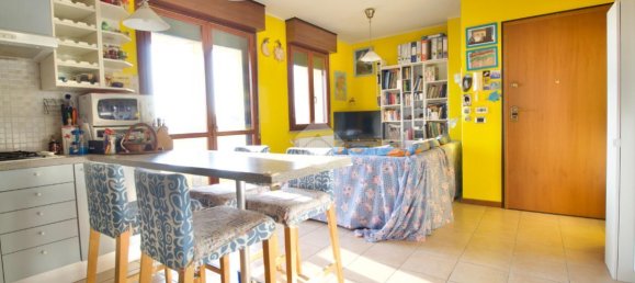 Квартира с 2 комнатами в Реджо Эмилия, Италия № 3526 2