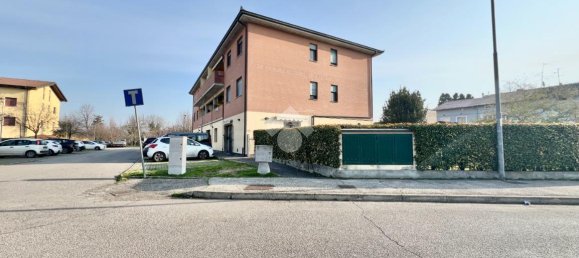 Квартира с 2 комнатами в Реджо Эмилия, Италия № 3526 43