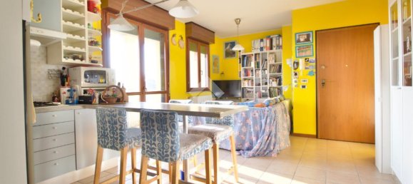 Квартира с 2 комнатами в Реджо Эмилия, Италия № 3526 10