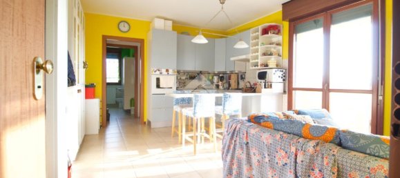 Квартира с 2 комнатами в Реджо Эмилия, Италия № 3526 4