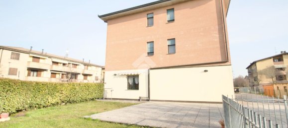 Квартира с 2 комнатами в Реджо Эмилия, Италия № 3526 33