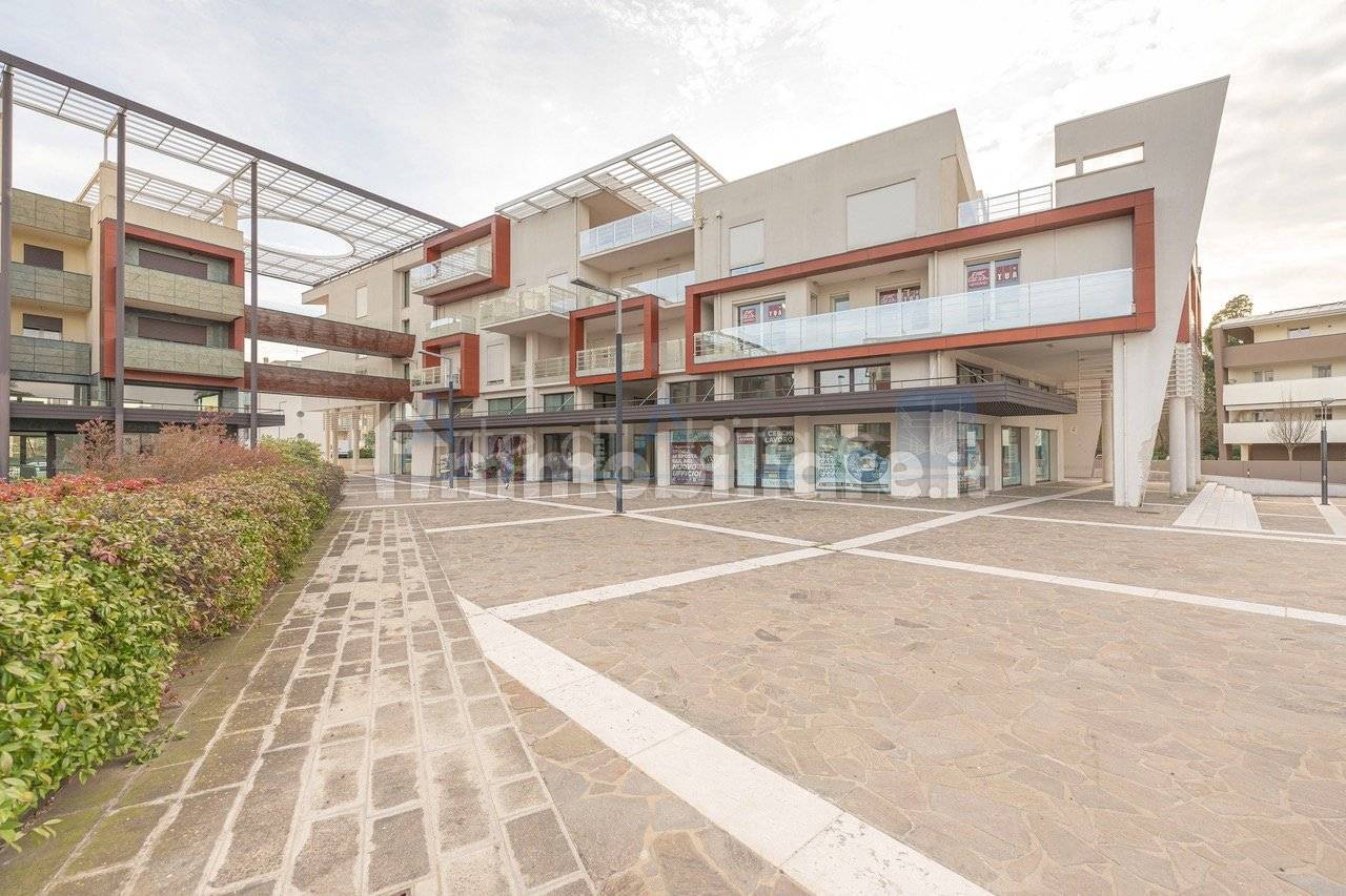 Imóvel comercial de 3 divisões em Spinea, Italy N.º 122091