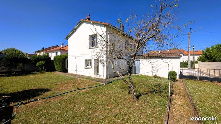 4 Schlafzimmer Haus in Niort, France, Nr. 300724
