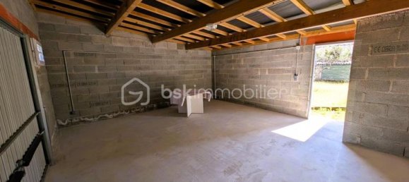 4 Schlafzimmer Haus in Niort, France, Nr. 300724 15