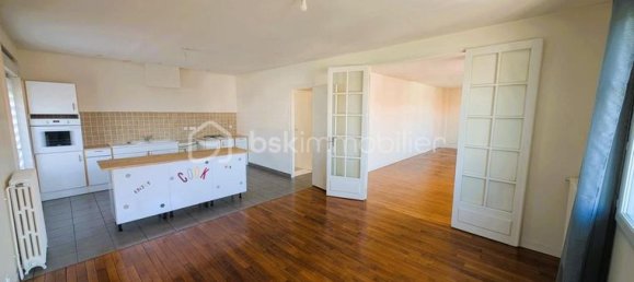 4 Schlafzimmer Haus in Niort, France, Nr. 300724 3
