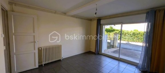 4 Schlafzimmer Haus in Niort, France, Nr. 300724 11