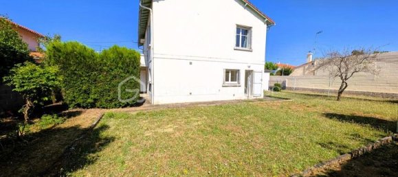 4 Schlafzimmer Haus in Niort, France, Nr. 300724 2