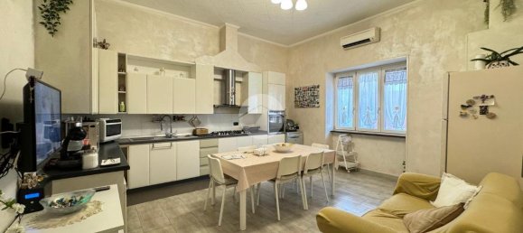 Casa de 3 divisões em Castellammare di Stabia, Italy N.º 126924 9