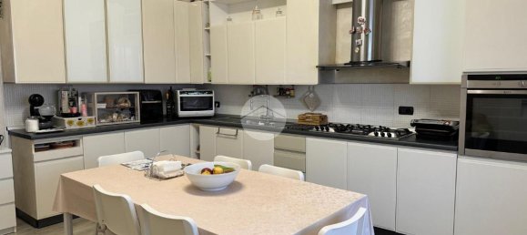 Casa de 3 divisões em Castellammare di Stabia, Italy N.º 126924 10