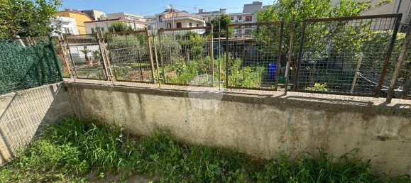 Casa de 3 divisões em Castellammare di Stabia, Italy N.º 126924 25