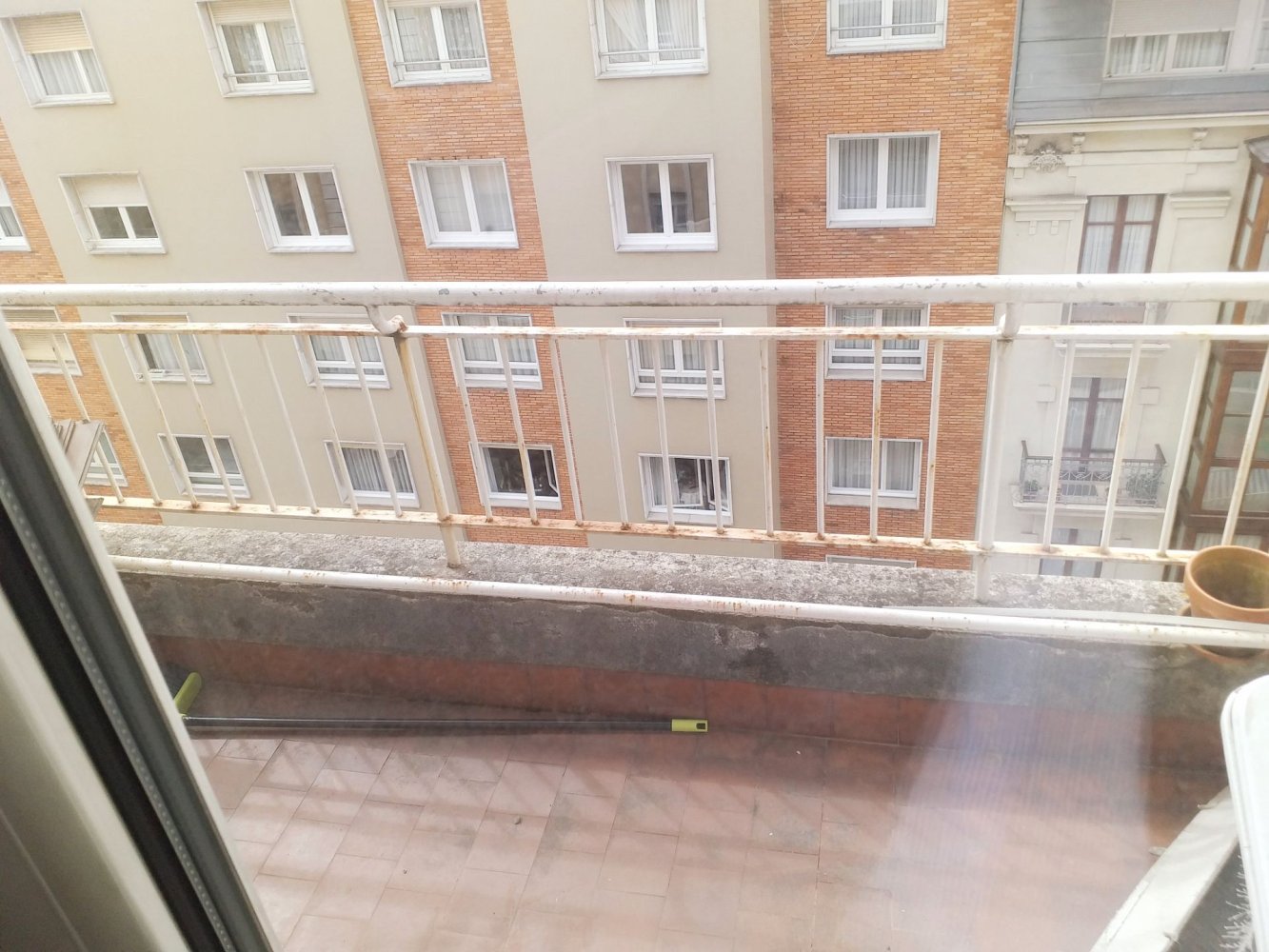 Apartamento de 4 dormitorios en Santander, Spain No. 139683