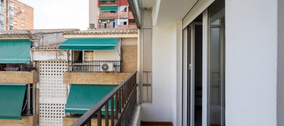 Apartamento de 4 dormitorios en Granada, Spain No. 166608 17