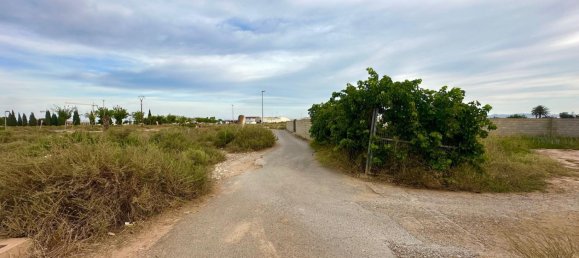 4 bedrooms Villa in Alicante, Spain No. 275632 2