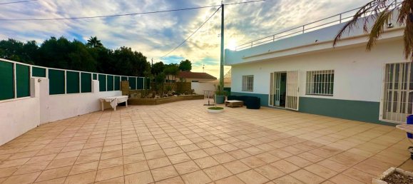 4 bedrooms Villa in Alicante, Spain No. 275632 8