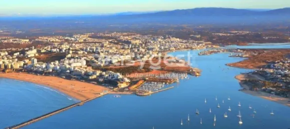 Gewerbliche Immobilie in Portimao, Portugal 97m², Nr. 39933 9