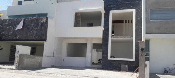 Casa de 3 dormitorios en Querétaro, Mexico No. 189001 2