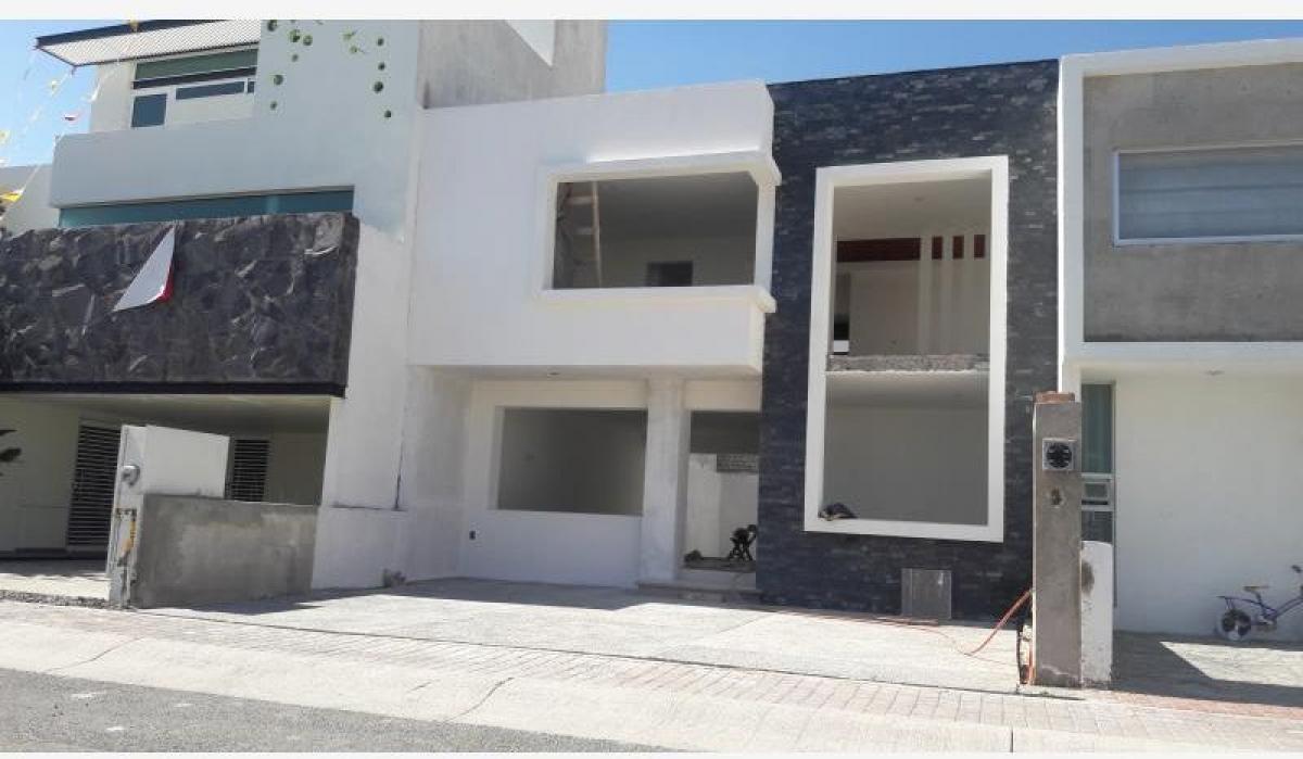 Casa de 3 dormitorios en Querétaro, Mexico No. 189001