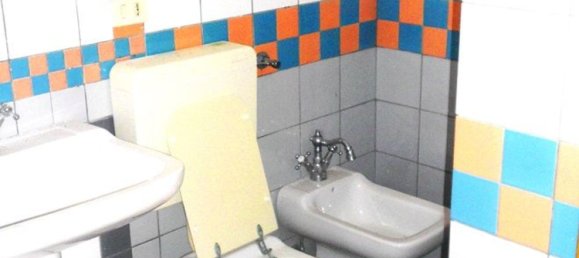 Дом с 8 комнатами в Монтекорвино Ровелла, Италия № 169072 14