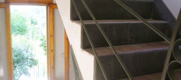 Дом с 8 комнатами в Монтекорвино Ровелла, Италия № 169072 5