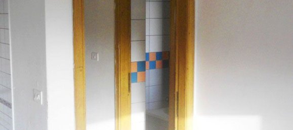 Дом с 8 комнатами в Монтекорвино Ровелла, Италия № 169072 13