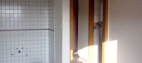 Дом с 8 комнатами в Монтекорвино Ровелла, Италия № 169072 12