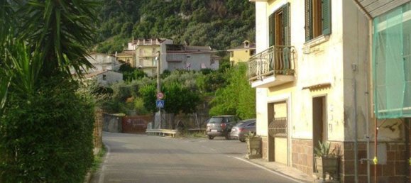 Дом с 8 комнатами в Монтекорвино Ровелла, Италия № 169072 21