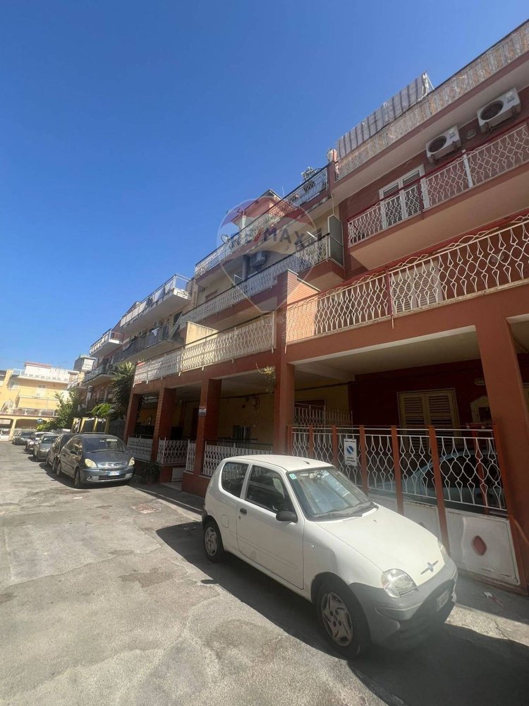 3غرفة شقة في Palermo, Italy رقم 259500