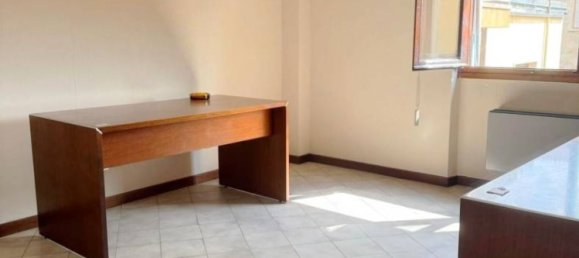 3 bedrooms Apartment in Cremona, Italy No. 279100 9