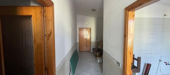 Apartamento de 3 habitaciónes en Benevento, Italy No. 121106 3