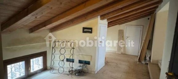 Квартира с 4 спальнями в Кремона, Италия № 73915 4