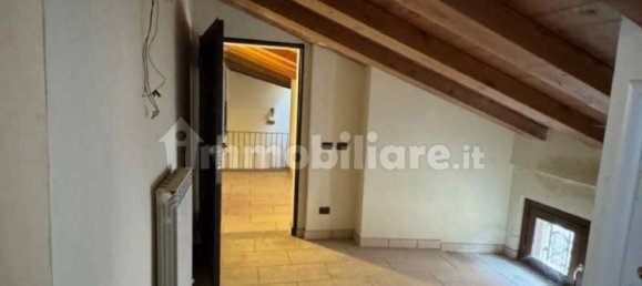 Квартира с 4 спальнями в Кремона, Италия № 73915 3