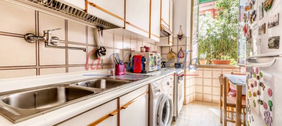 2 bedrooms Apartment in Rome, Italy No. 262249 10