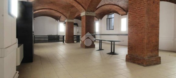 Propriété commerciale à Brescia, Italy 400m² No. 142435 9