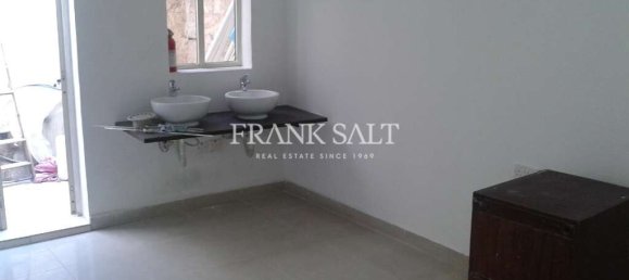 70m² Shop in Birkirkara, Malta No. 11881 2