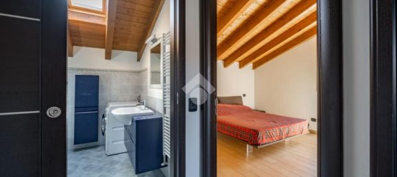 3-salle Appartement à Annone di Brianza, Italy No. 292006 21