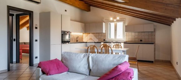 3-salle Appartement à Annone di Brianza, Italy No. 292006 7