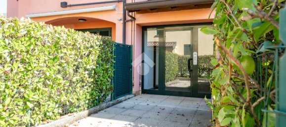 3-salle Appartement à Annone di Brianza, Italy No. 292006 5