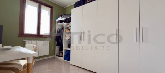 2 bedrooms Apartment in Rovigo, Italy No. 57249 6