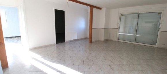 2 bedrooms House in Hirson, France No. 158094 3