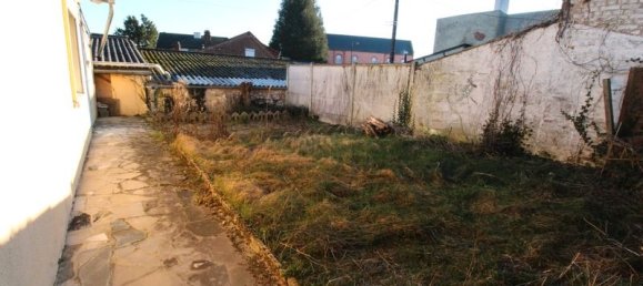 2 bedrooms House in Hirson, France No. 158094 10