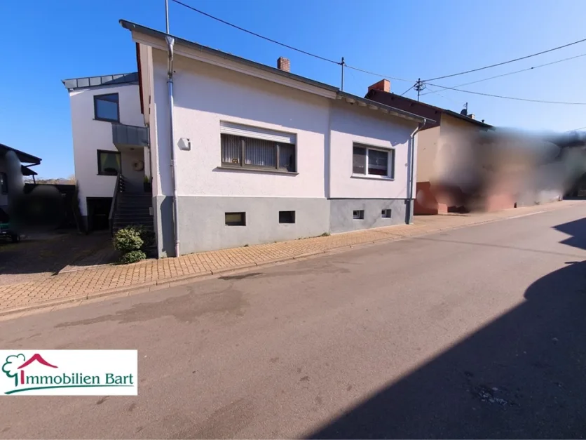 Casa de 6 habitaciónes en Saarland, Germany No. 68778