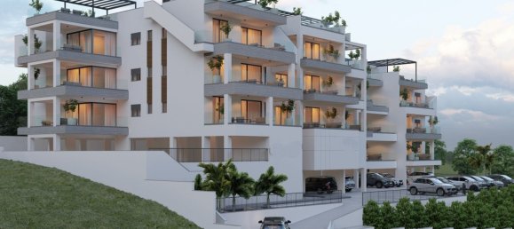 2 bedrooms Apartment in Limassol, Cyprus No. 28434 2