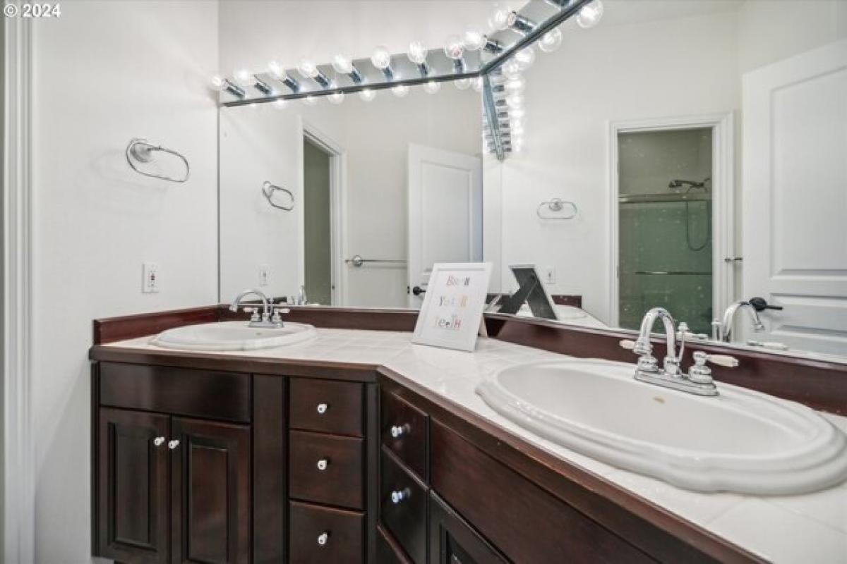 Casa de 3 dormitorios en West Linn, USA No. 438547