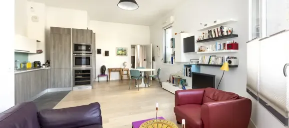 50m² Office in Paris, France No. 139724 2