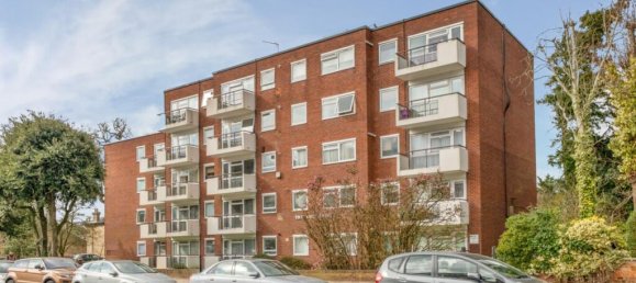 2 bedrooms Apartment in London, United Kingdom No. 13478 3