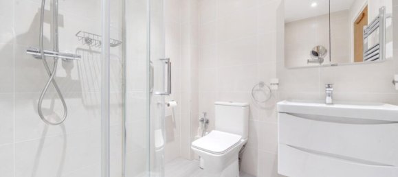 2 bedrooms Apartment in London, United Kingdom No. 13478 10