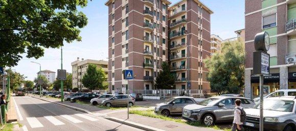 1 chambre Appartement à Milan, Italy No. 307764 23