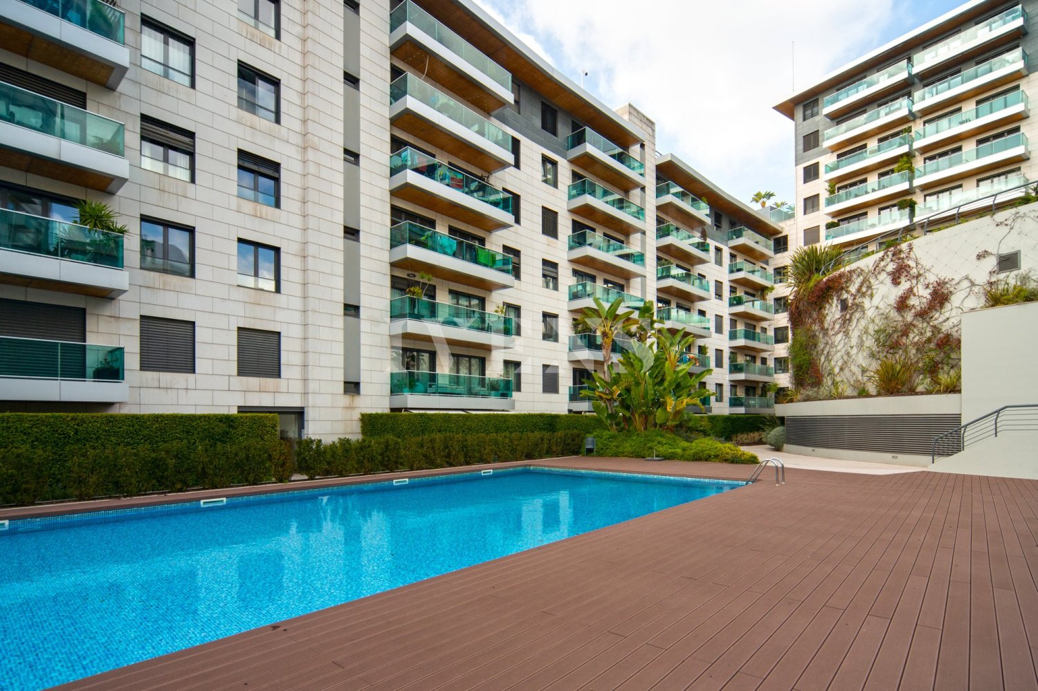 Apartamento de 4 dormitorios en Lisbon, Portugal No. 117652