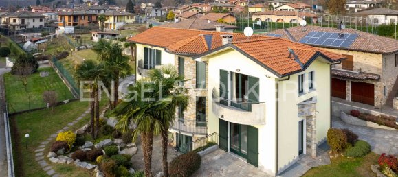 Villa de 3 dormitorios en Cugliate-Fabiasco, Italy No. 130989 4